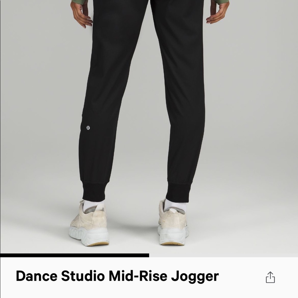 New without tag Lululemon dance studio mid-rise joggers size 10.